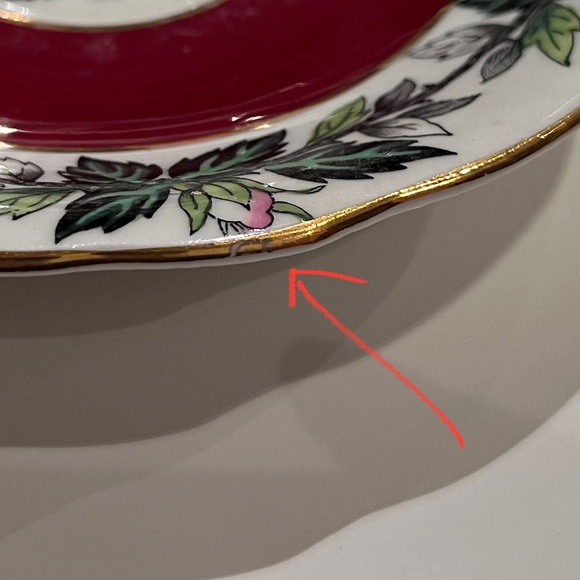 🎈2/$30 - WINDSOR TEACUP & SAUCER. Bone china. Red, flowers & gold rim. England. - Picture 6 of 9